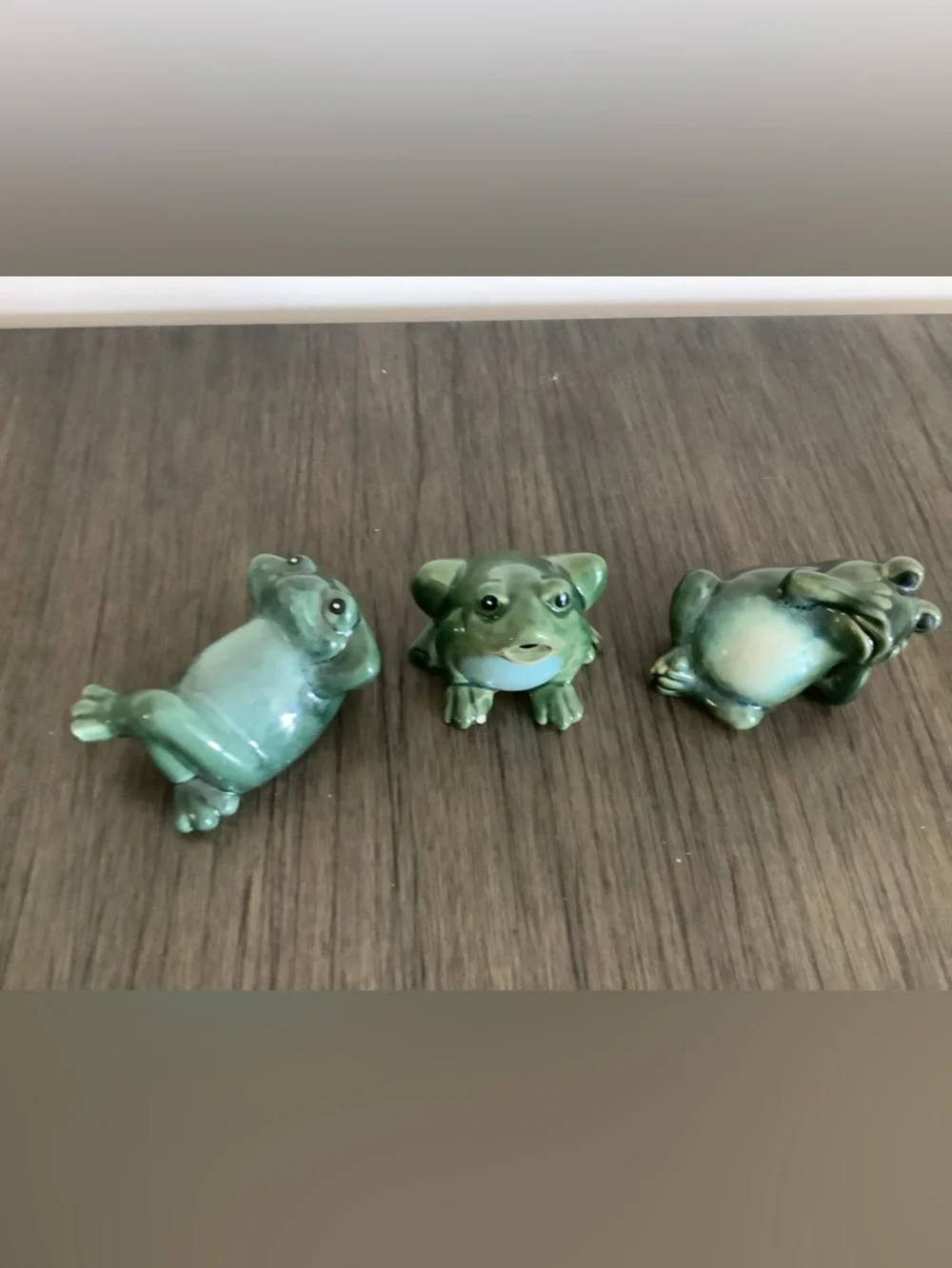 Green Ceramic Frog Figurine - Decorative Small Pet Accent